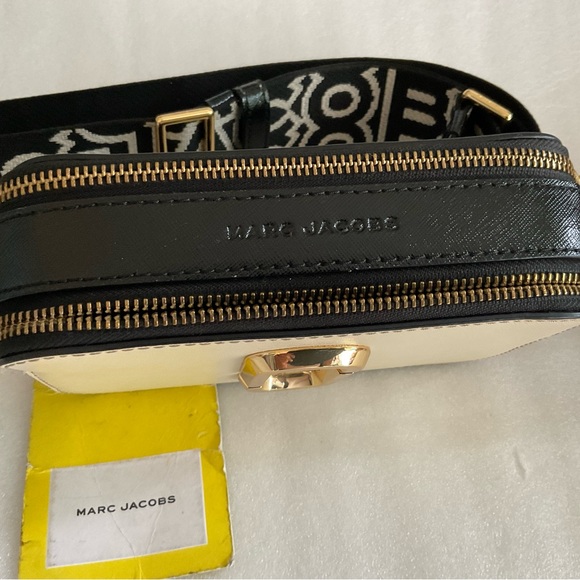 Marc Jacobs White and Gold Crossbody Bag - Picture 3 of 14